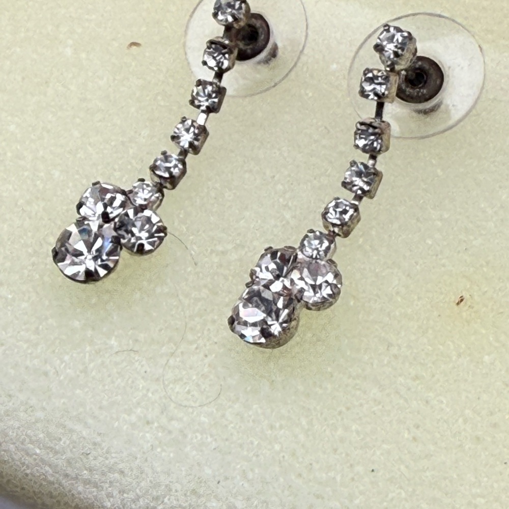 Elegant Silver Drop Earrings - Picture 4 of 5